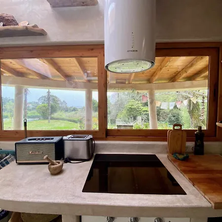 Casa vacanze Magical, Award-winning Cosy Hobbit House Malveira da Serra
